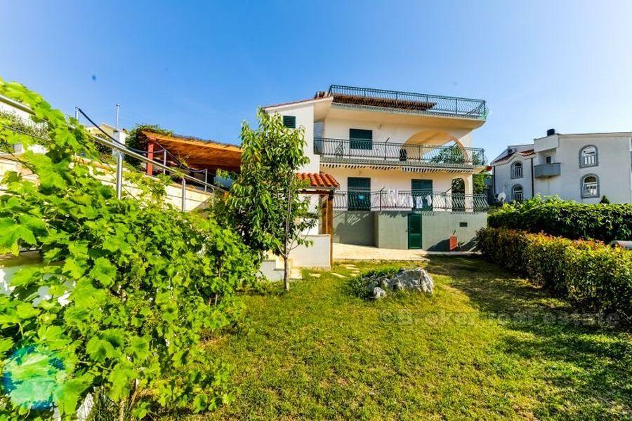 Haus / Villa mit Pool und Meerblick