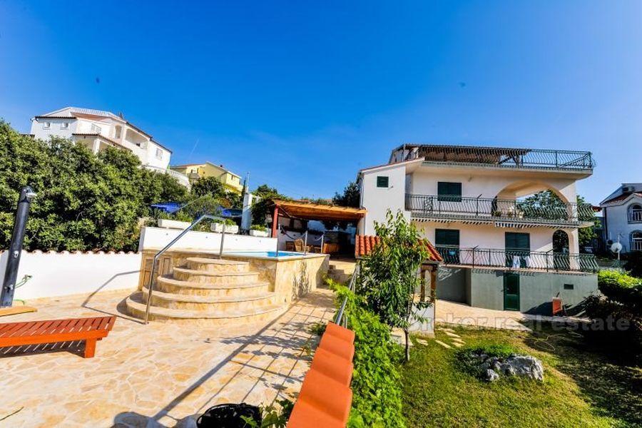 Haus / Villa mit Pool und Meerblick