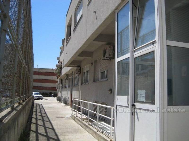 Commercial space in Split, 230m2