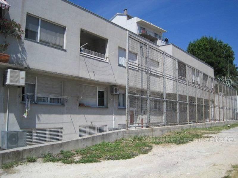 Commercial space in Split, 230m2