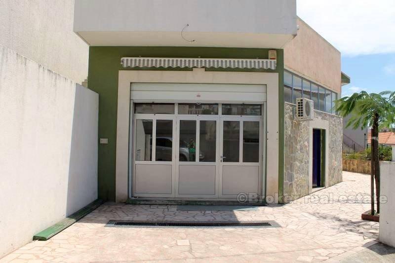 Espace commercial à louer à Split
