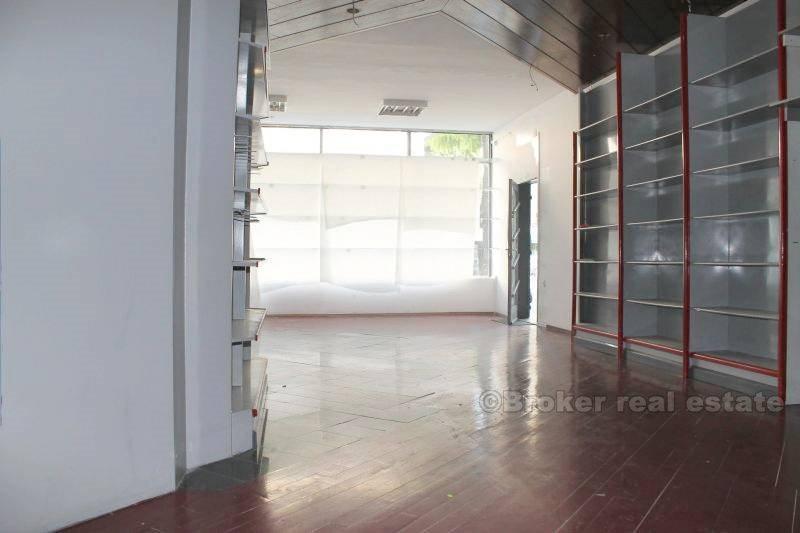 Dvě kancelářské prostory, celková plocha 124 m2, na prodej