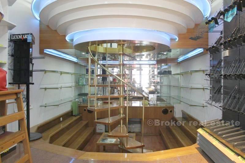 An interesting commercial space with a gallery, for rent