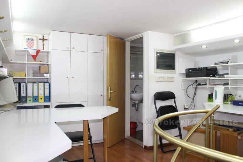 An interesting commercial space with a gallery, for rent