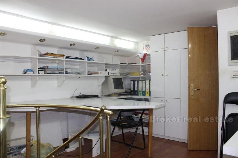 An interesting commercial space with a gallery, for rent