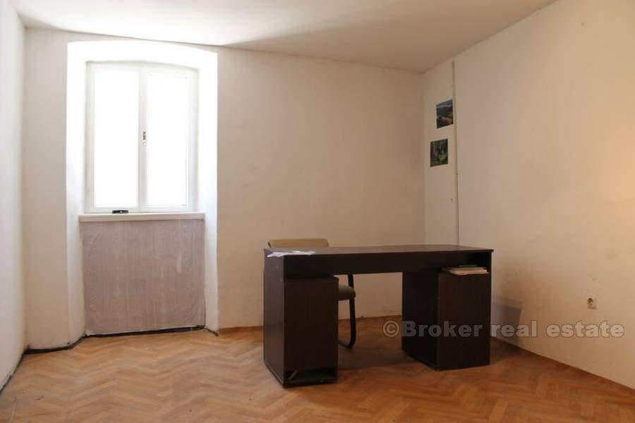 Commercial Premises, three office spaces for rent