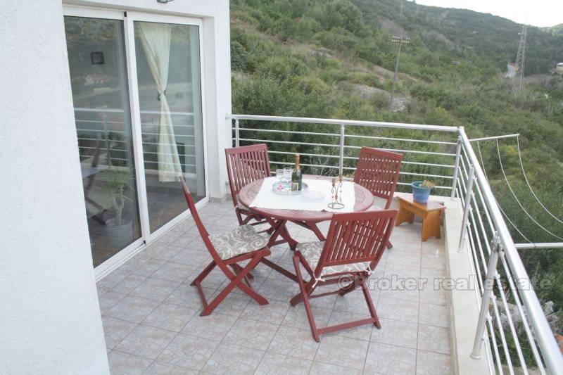 Appartamento bilocale, con vista sul mare