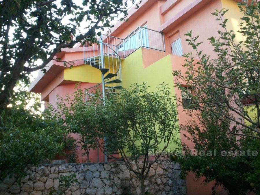 Detached house, multi-storey