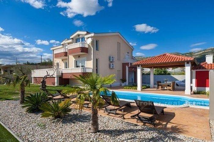 Villa, moderna e completamente attrezzata