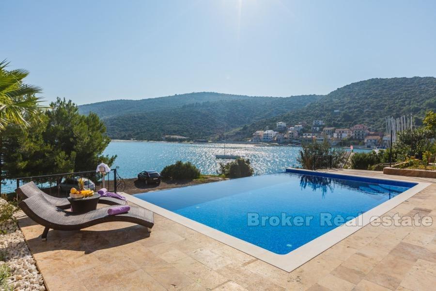 Maison / Villa, luxe avec piscine, première rangée de la mer