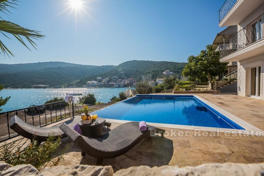 Maison / Villa, luxe avec piscine, première rangée de la mer