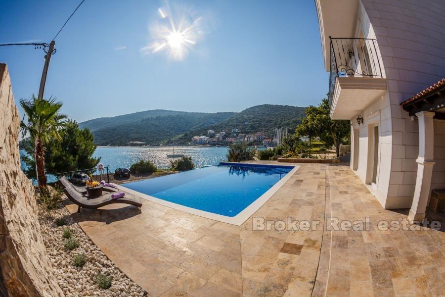 Maison / Villa, luxe avec piscine, première rangée de la mer