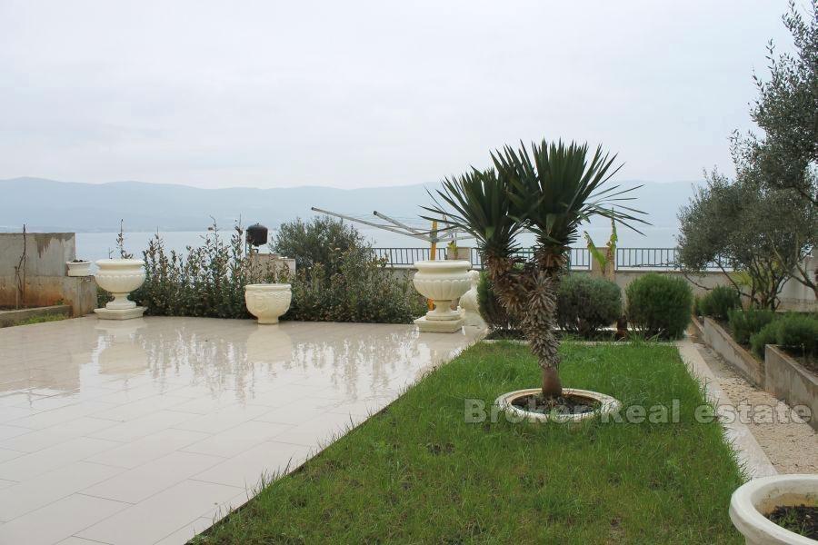 Maison / Villa sur l'île de Ciovo, à côté de la mer, en vente