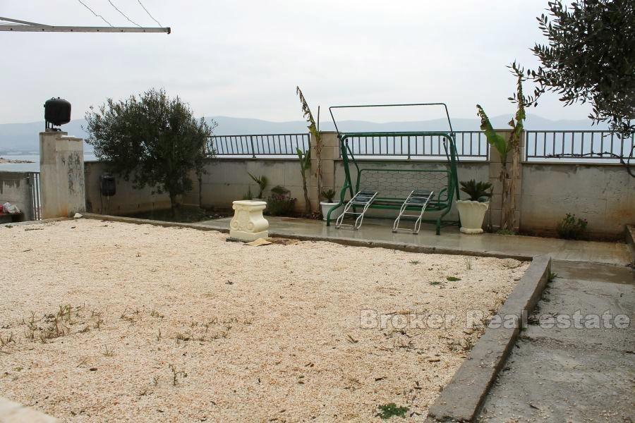 Maison / Villa sur l'île de Ciovo, à côté de la mer, en vente