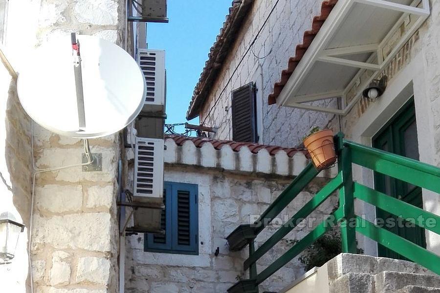 Hus / Villa, Autochthonous Split Stenhus, till salu