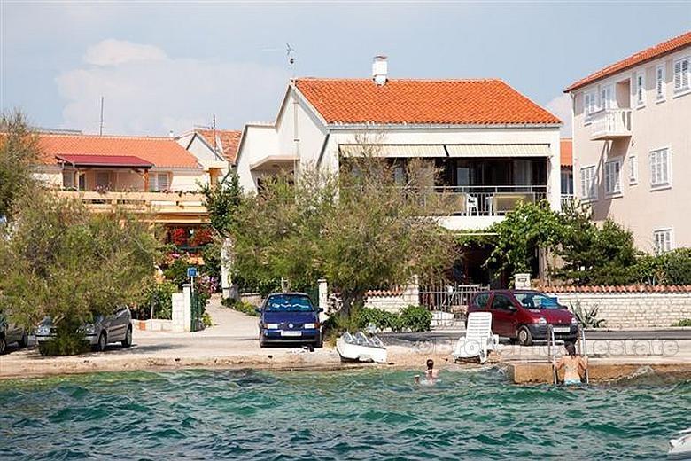 Maison / villa, première rangée de la mer