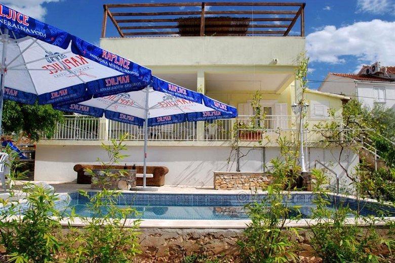 Casa con piscina