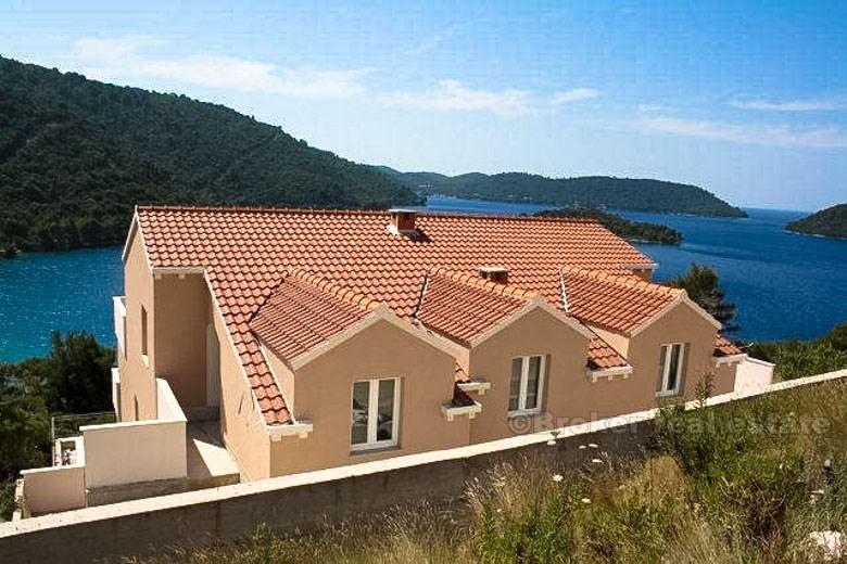 Hus / Villa i cove, med havutsikt, til salgs