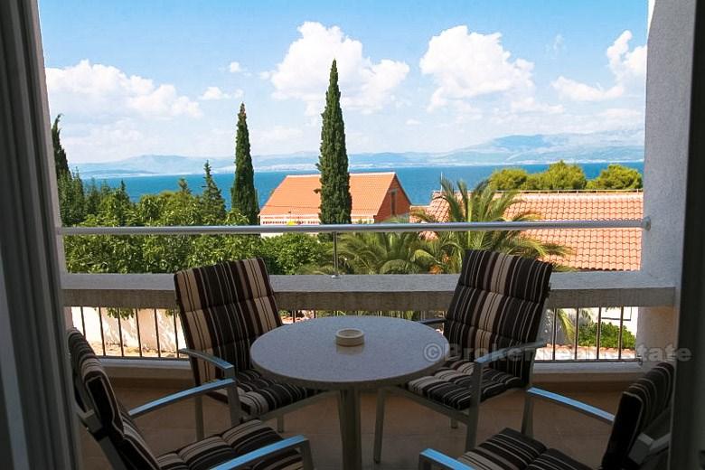 Duplex avec vue sur la mer, à vendre