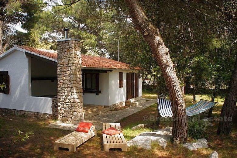 Belle maison d'un seul étage dans une pinède, à vendre