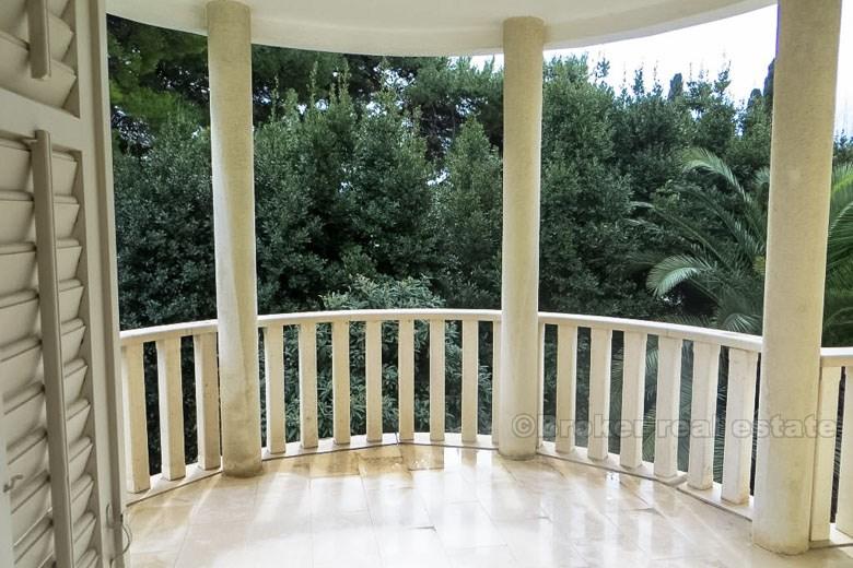 Villa sur trois étages près de la plage Bacvice