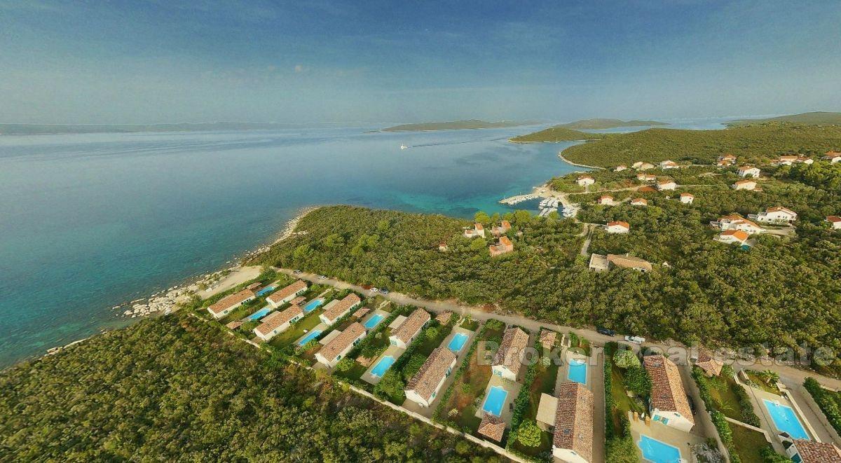 Casa / Villa con piscina e vista mare