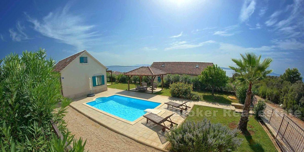 Casa / Villa con piscina e vista mare