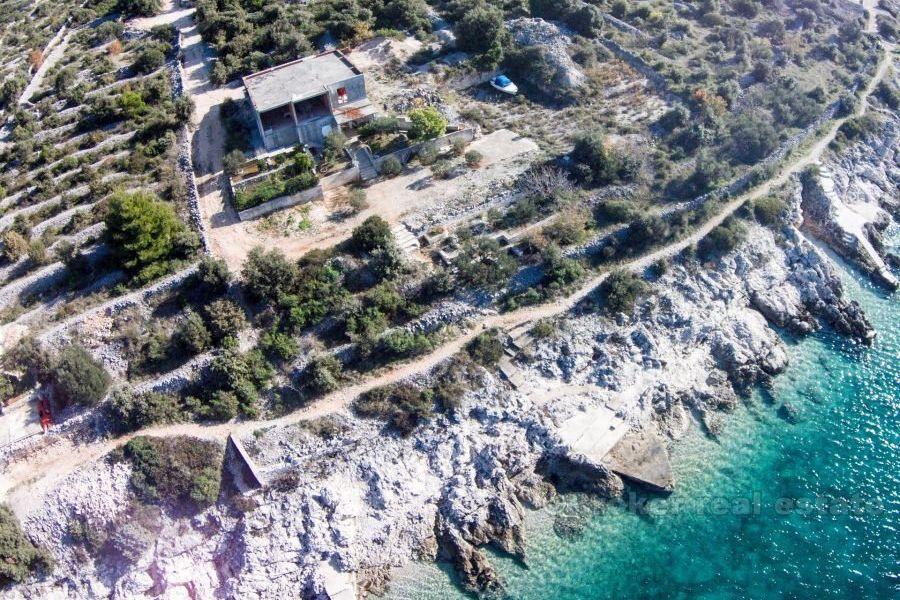 Dům / Villa, Nedokončený dům u moře, na výjimečném místě
