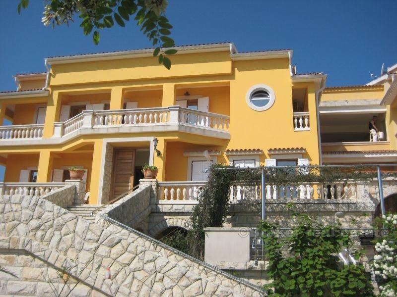 Maison / Villa à vendre, première rangée de la mer, à proximité d'une forêt de pins