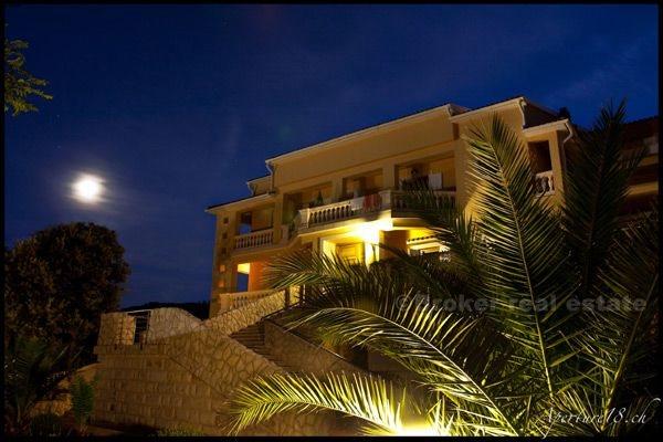 Maison / Villa à vendre, première rangée de la mer, à proximité d'une forêt de pins