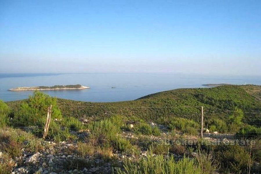 Les terres agricoles dans un endroit attrayant, à vendre