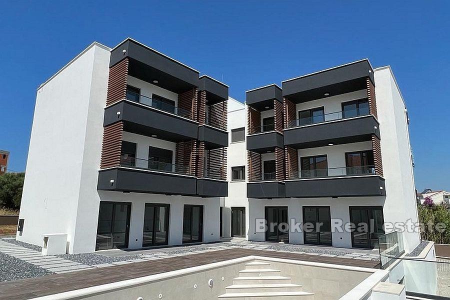 Moderne Wohnung mit Pool