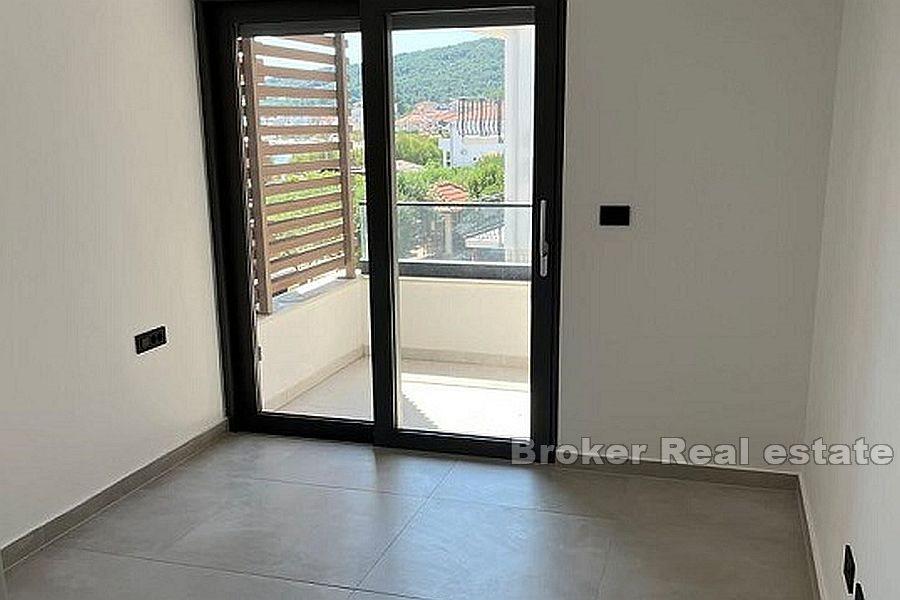 Moderne Wohnung mit Pool