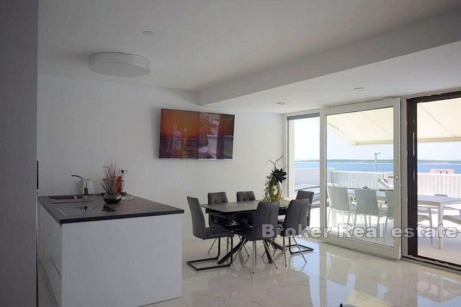 Belle maison avec piscine et vue mer