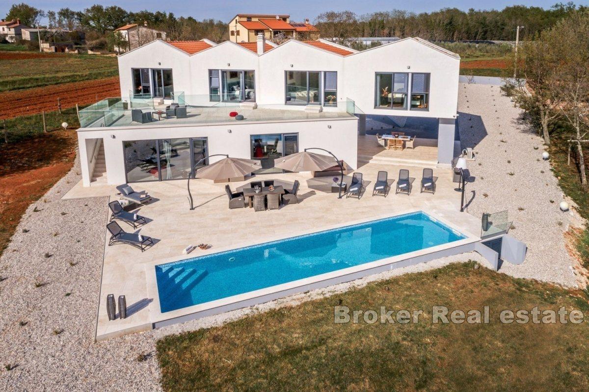 Villa à deux étages à proximité de Poreč