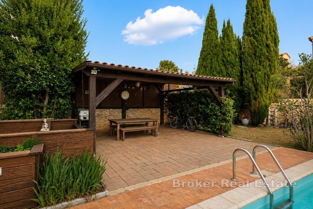 Villa mit Pool und Meerblick
