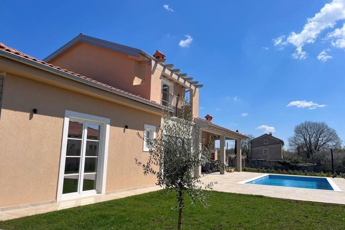001-1014-71-rovinj-house-with-swimming-pool-for-sale