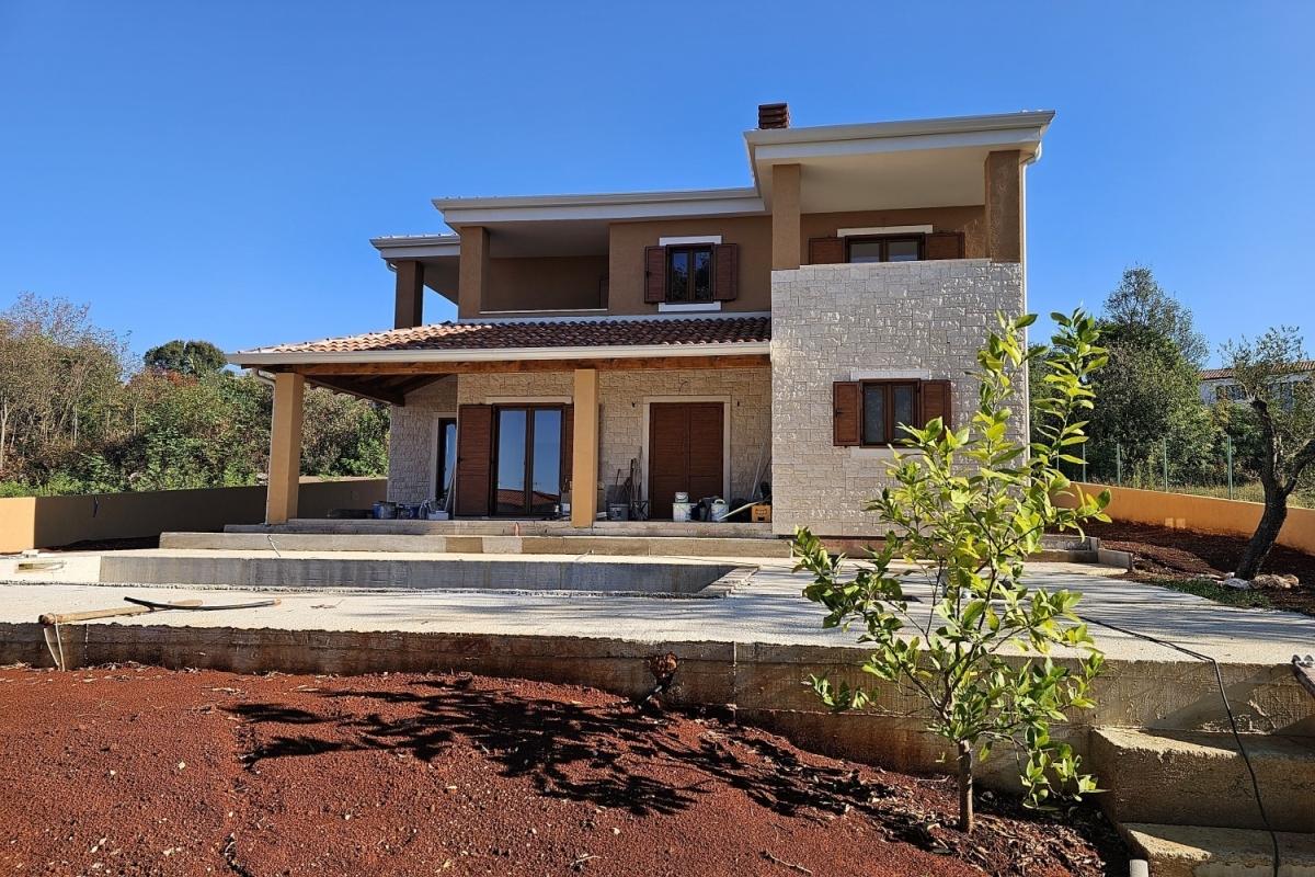 001-1014-80-Porec-Modern-villa-with-pool-for-sale