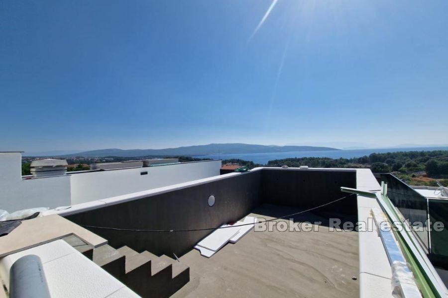 Modernes Apartment mit Pool- und Meerblick