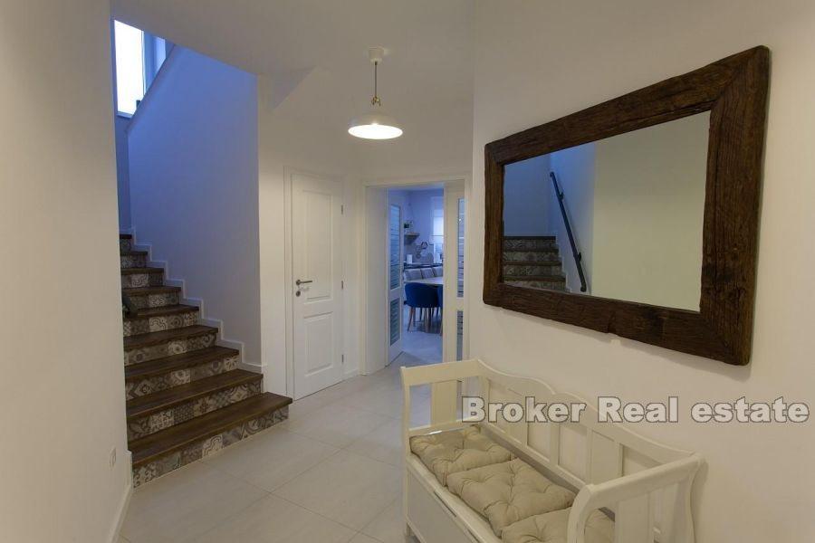 Villa con ampio cortile