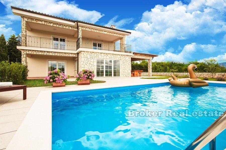 Jolie villa avec vue mer