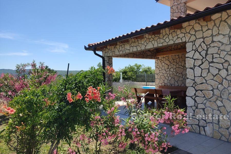 Jolie villa avec vue mer