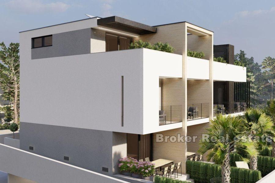 Moderne Wohnung mit Garten im Bau