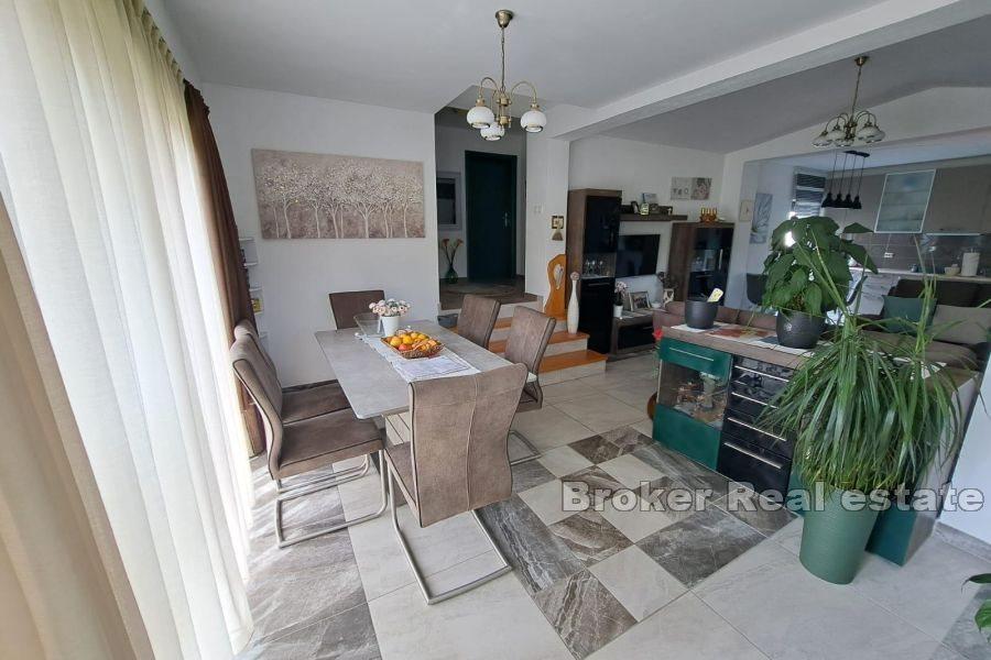 Casa indipendente con giardino paesaggistico