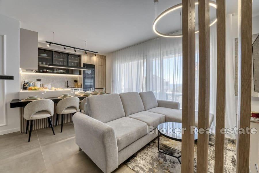 Appartement moderne sur deux étages avec piscine