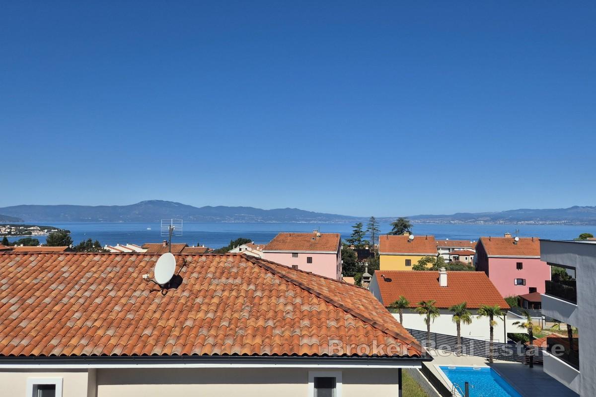 Due appartamenti separati con terrazza e vista mare