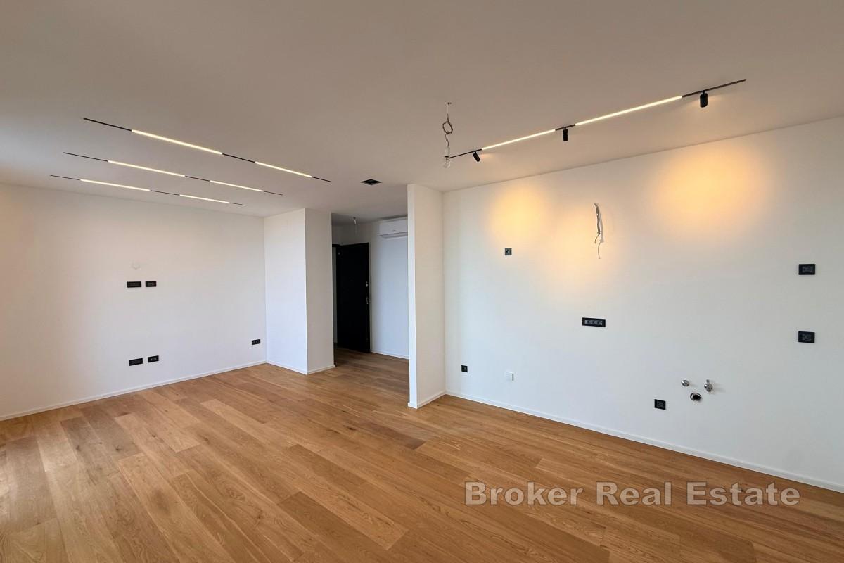 Modernes Apartment mit Meerblick