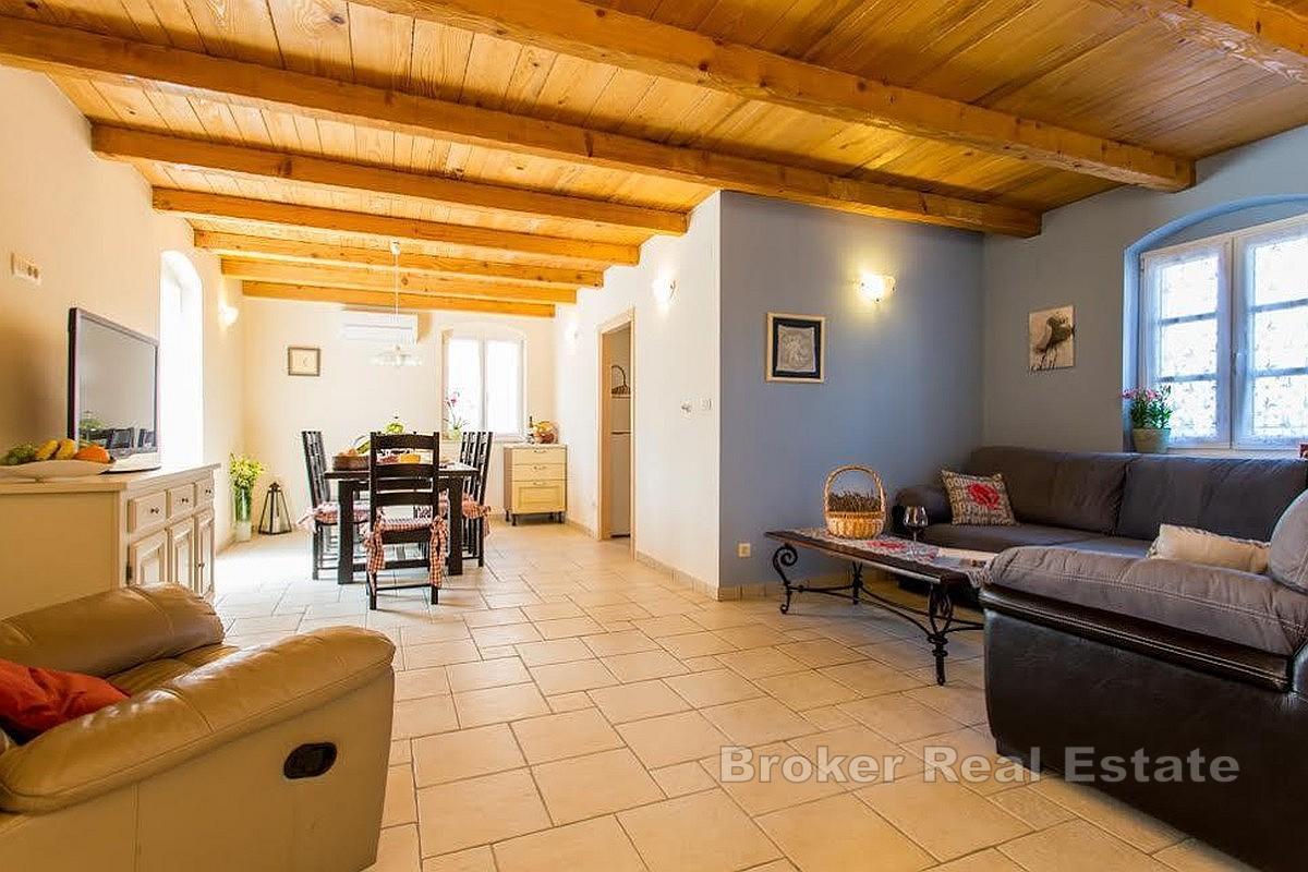 Villa con piscina e ampio giardino