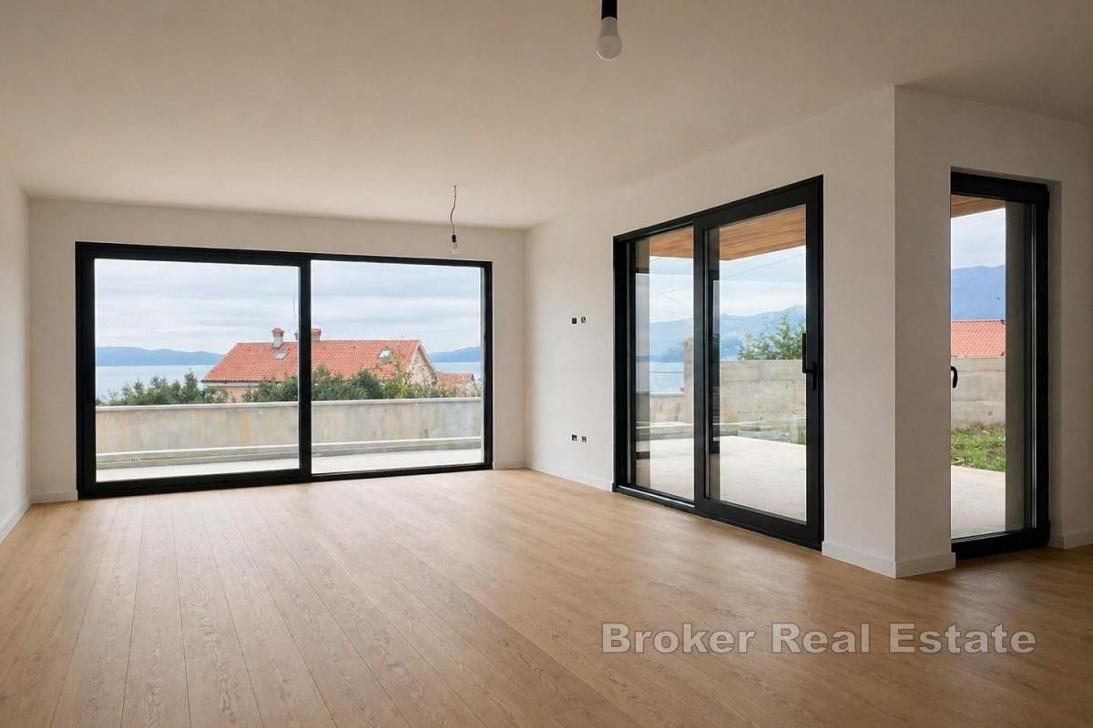 Appartamento moderno con piscina privata e giardino
