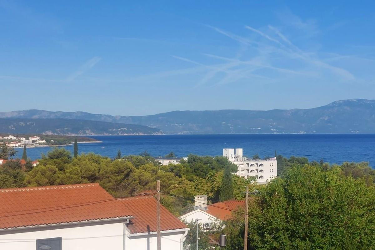 Apartmán s terasou a výhledem na moře